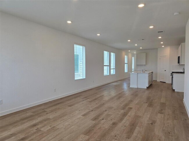 Building Photo - 229 Mets Wy