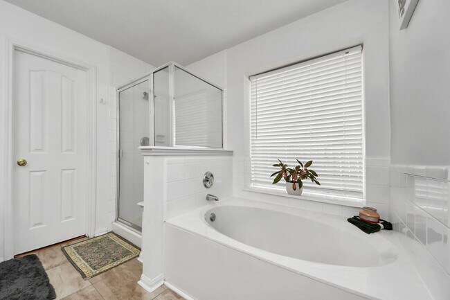 Building Photo - 18318 Farriswood Ct