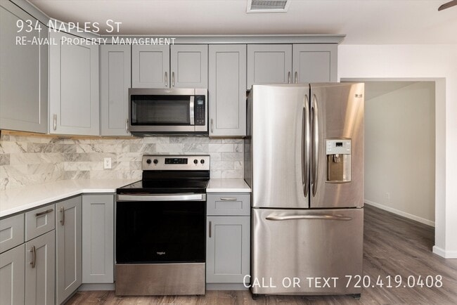 Building Photo - 934 Naples St