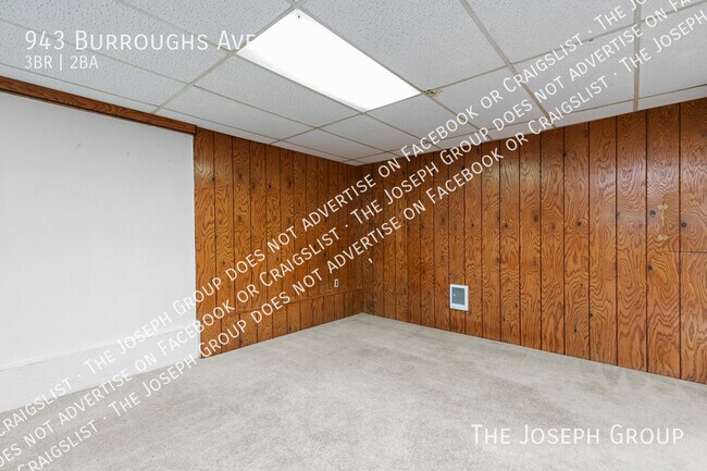 Building Photo - 943 Burroughs Ave