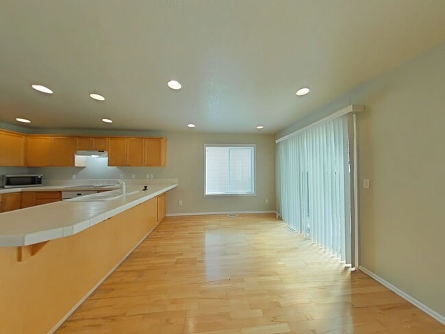 Building Photo - 4 Bedroom House ~ Willamette Landing ~ Cor...