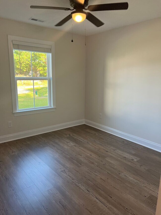 Building Photo - BEAUTIFUL NEW home!!! ??? 3 Bedrooms, 2 Ba...