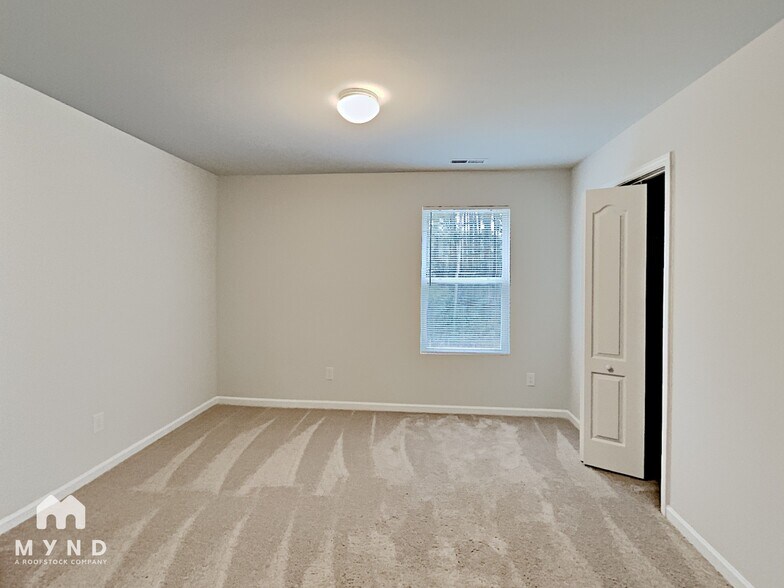 Building Photo - 126 Forest Bend Way