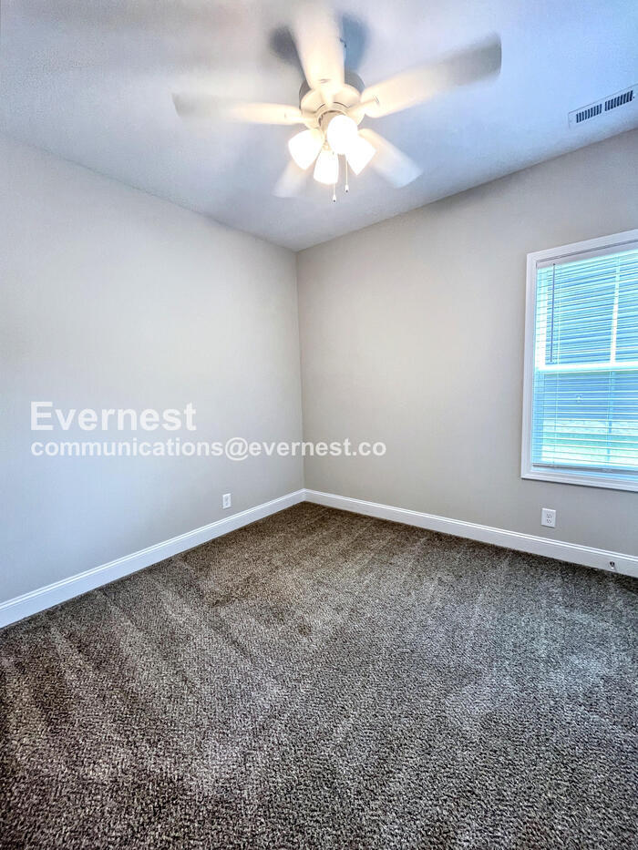 Building Photo - 829 Marksman Ct