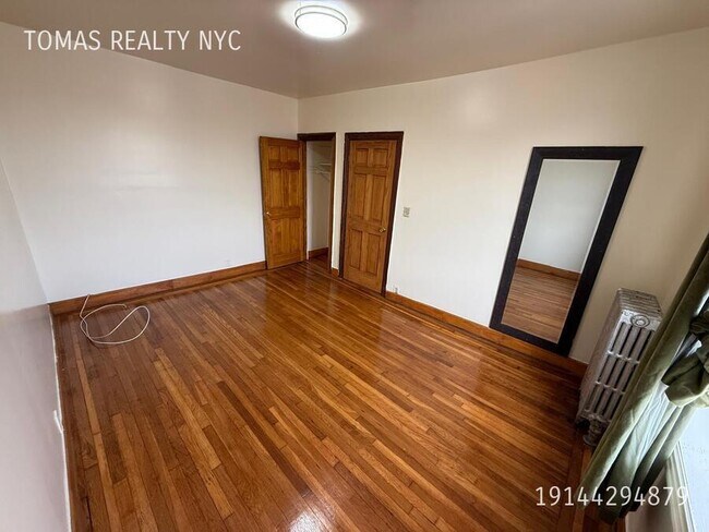 Primary Photo - 710 E 235th St