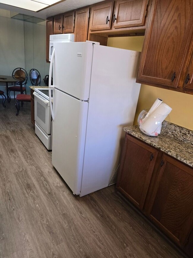 Building Photo - 7909 E Colette Cir