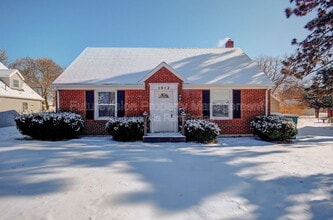 Building Photo - 1512 N May St