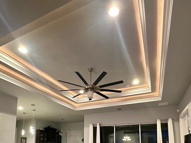 Building Photo - 1410 Vía Milanese