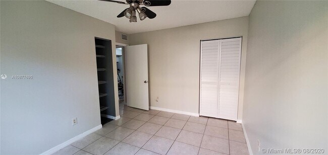 Building Photo - 9800 Hammocks Blvd