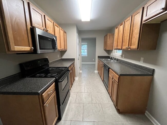 Building Photo - Renovated 4 Bedroom 2 Bath Home for Rent!!