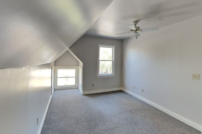 Building Photo - 2620js