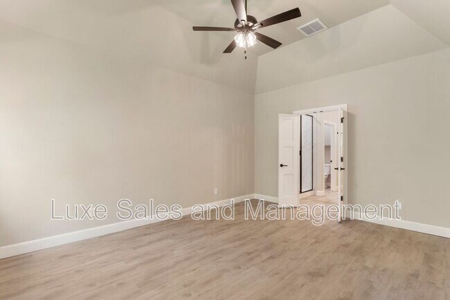 Building Photo - 4136 Abbey Pk Dr