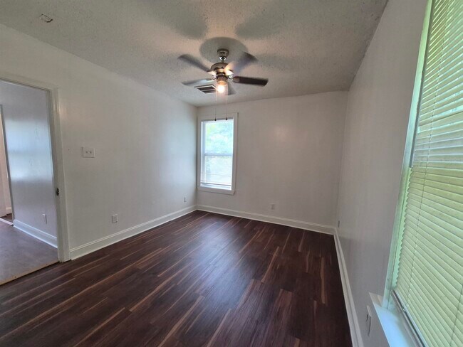 Building Photo - 1074 Palmetto Ave