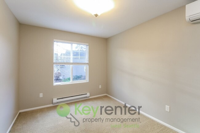 Building Photo - **Rent Incentive** Premier 3-Bed Home in a Coveted Seattle Community