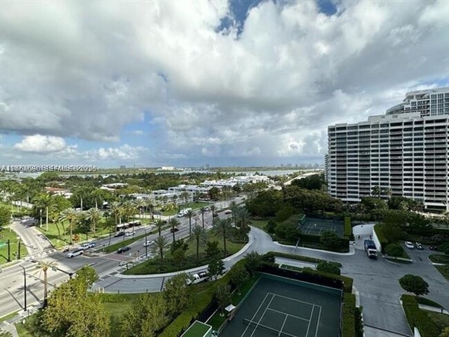 Building Photo - 10185 Collins Ave