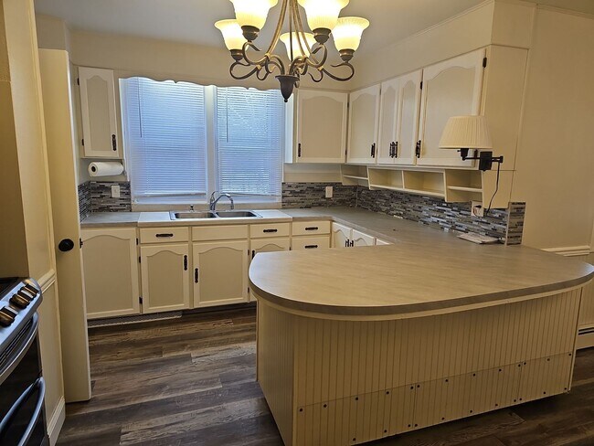Building Photo - 3 bedroom 3 bath!!!~