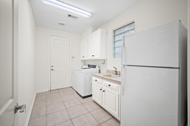 Building Photo - 14227 Flower Creek Ln