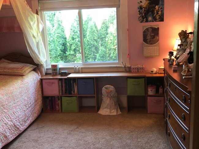 Building Photo - 4803 SE Haig St