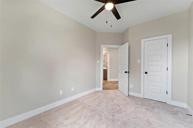 Building Photo - 9227 Ashville Dr