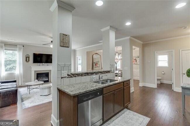Building Photo - 6896 Big Sky Dr