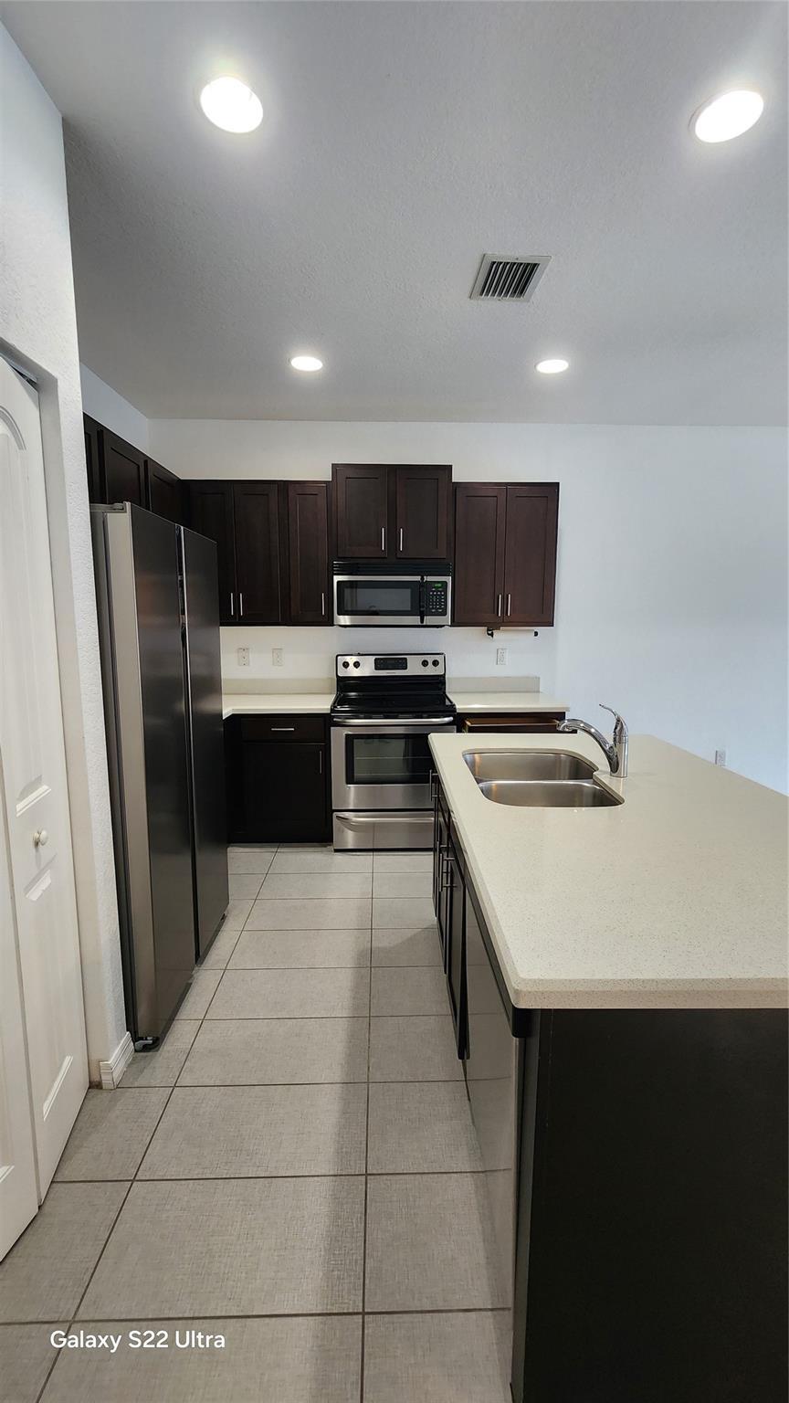 Building Photo - 3364 NW 10th Ave