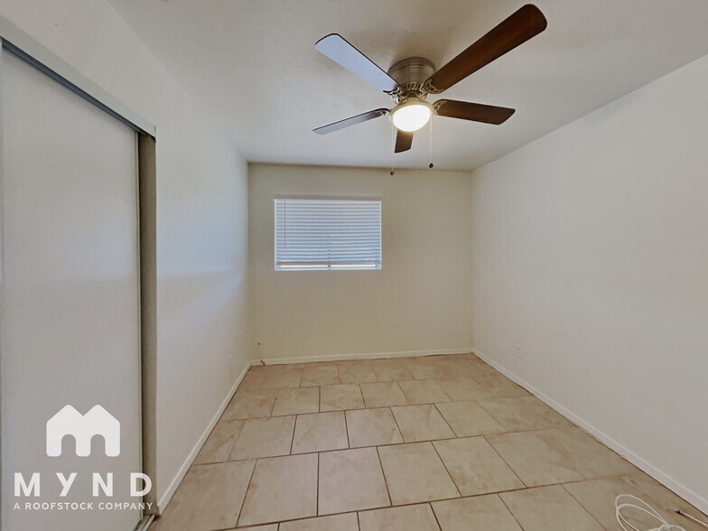 Building Photo - 5619 N 61st Cir