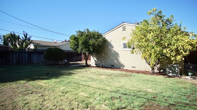 Building Photo - 4732 Manitoba Dr