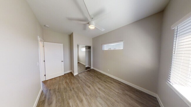 Building Photo - 4BD/2BA, Great Outdoor Space!