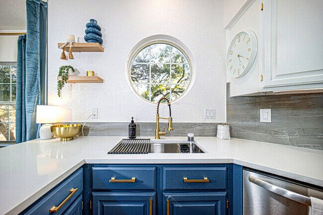 Building Photo - 3308 Parliament Cove