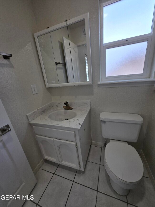 Building Photo - 11188 Shoreline Dr