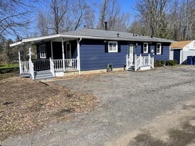 Building Photo - 1110 N French Rd