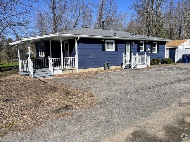 Building Photo - 1110 N French Rd