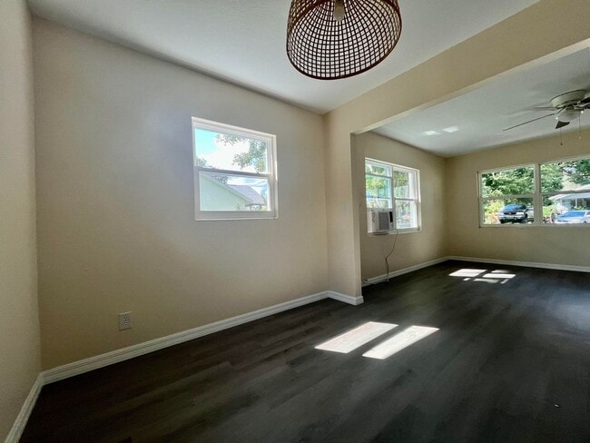 Building Photo - Charming 3 Bed 1 Bath Plant City!!