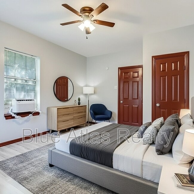 Building Photo - 2939 S Adams St