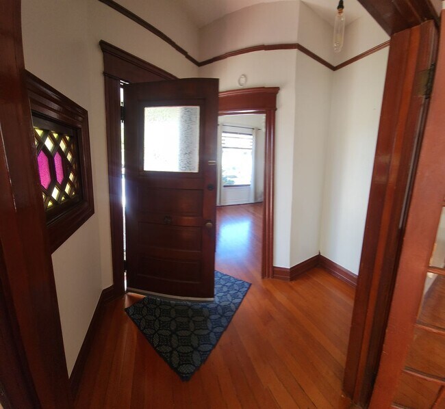 Building Photo - Islay Street  770-774