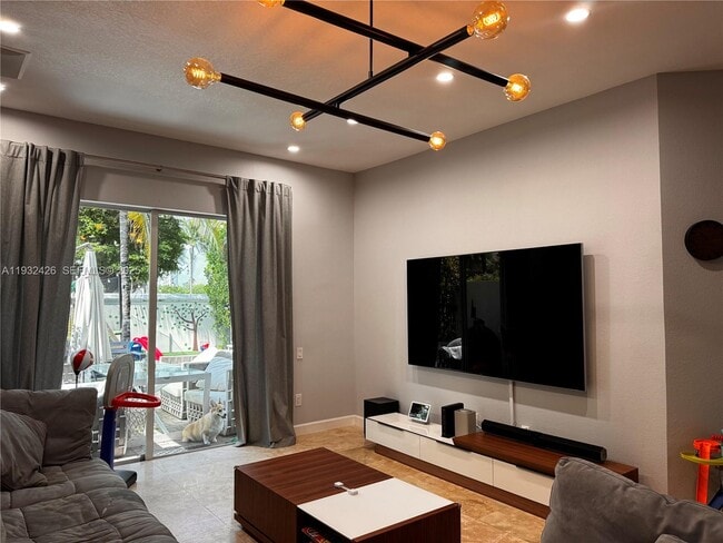 Building Photo - 876 Spinnaker Dr