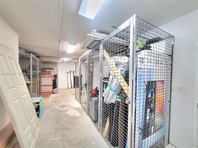 Building Photo - 120 SW 8th Ave