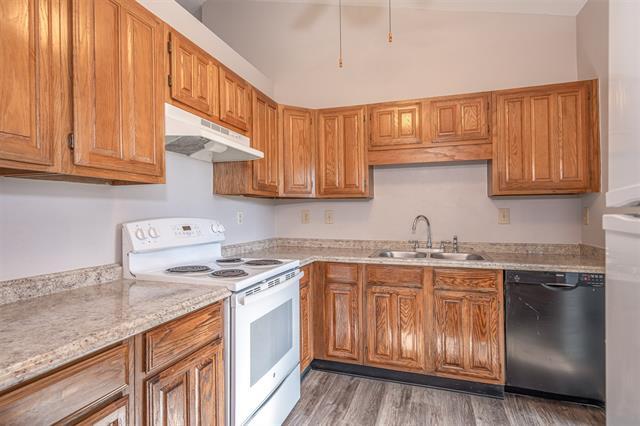 Building Photo - 2911 Forest Creek Dr