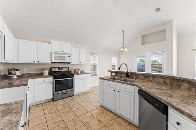 Building Photo - 21018 Claremore Ct
