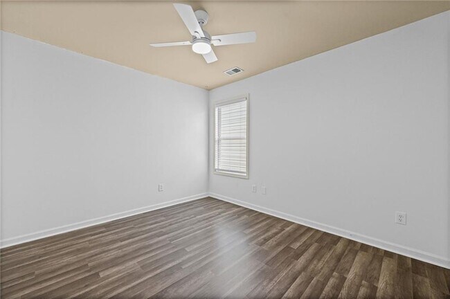 Building Photo - 578 Hardy Water Dr SE