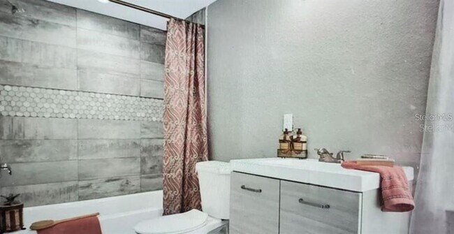 Building Photo - 1001 71st St NW