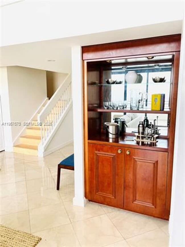 Building Photo - 151 SE 15th Rd