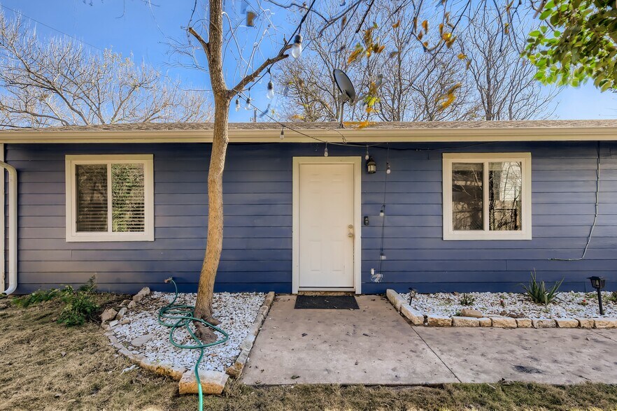 Primary Photo - 6108 Calmar Cove