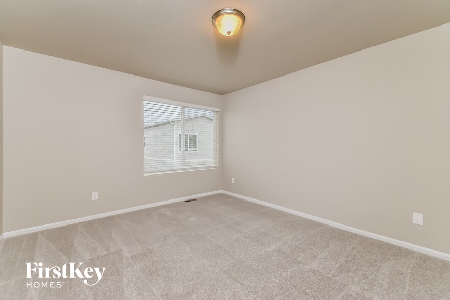 Building Photo - 11179 Murrelet Dr