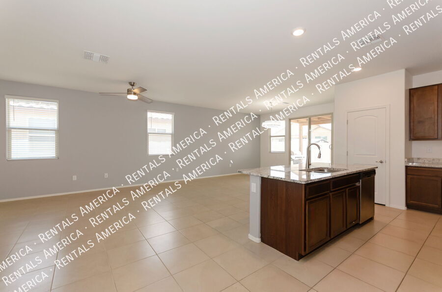 Building Photo - 5631 S Ruby Quin Pl