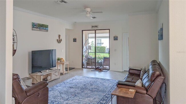 Building Photo - 9904 Hilltop Dr