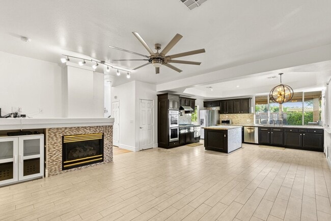 Building Photo - Welcome Home to Fall in Love with This Stu...