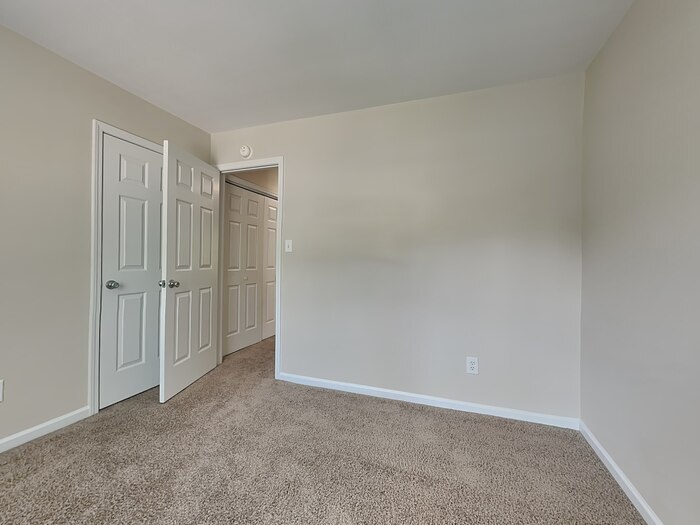 Building Photo - 10110 Northwoods Forest Dr