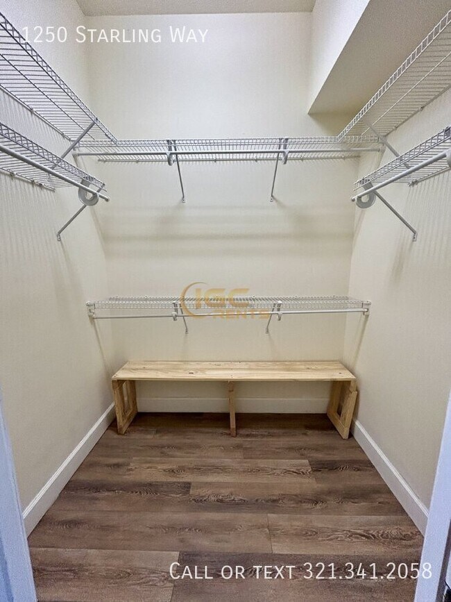 Building Photo - 1250 Starling Way