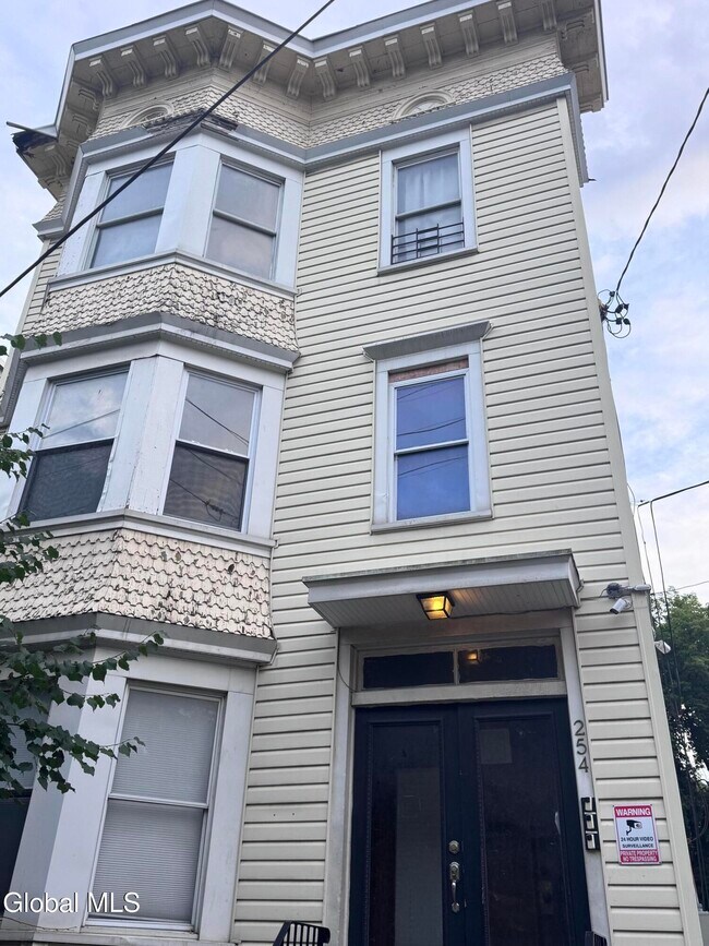 Building Photo - 254 Sheridan Ave